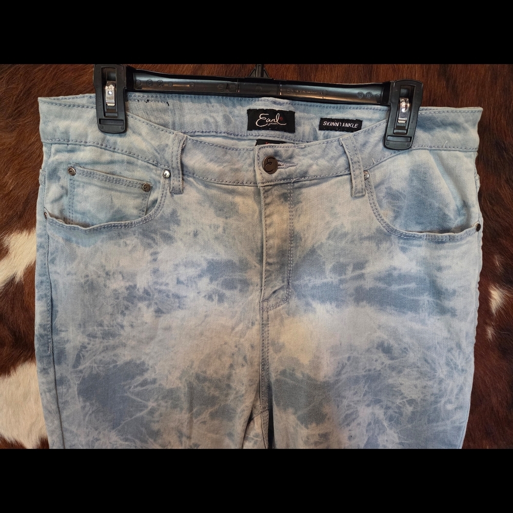 Earl Jeans Blue Skinny Jeans with Unique Acid Wash - Picture 2 of 7